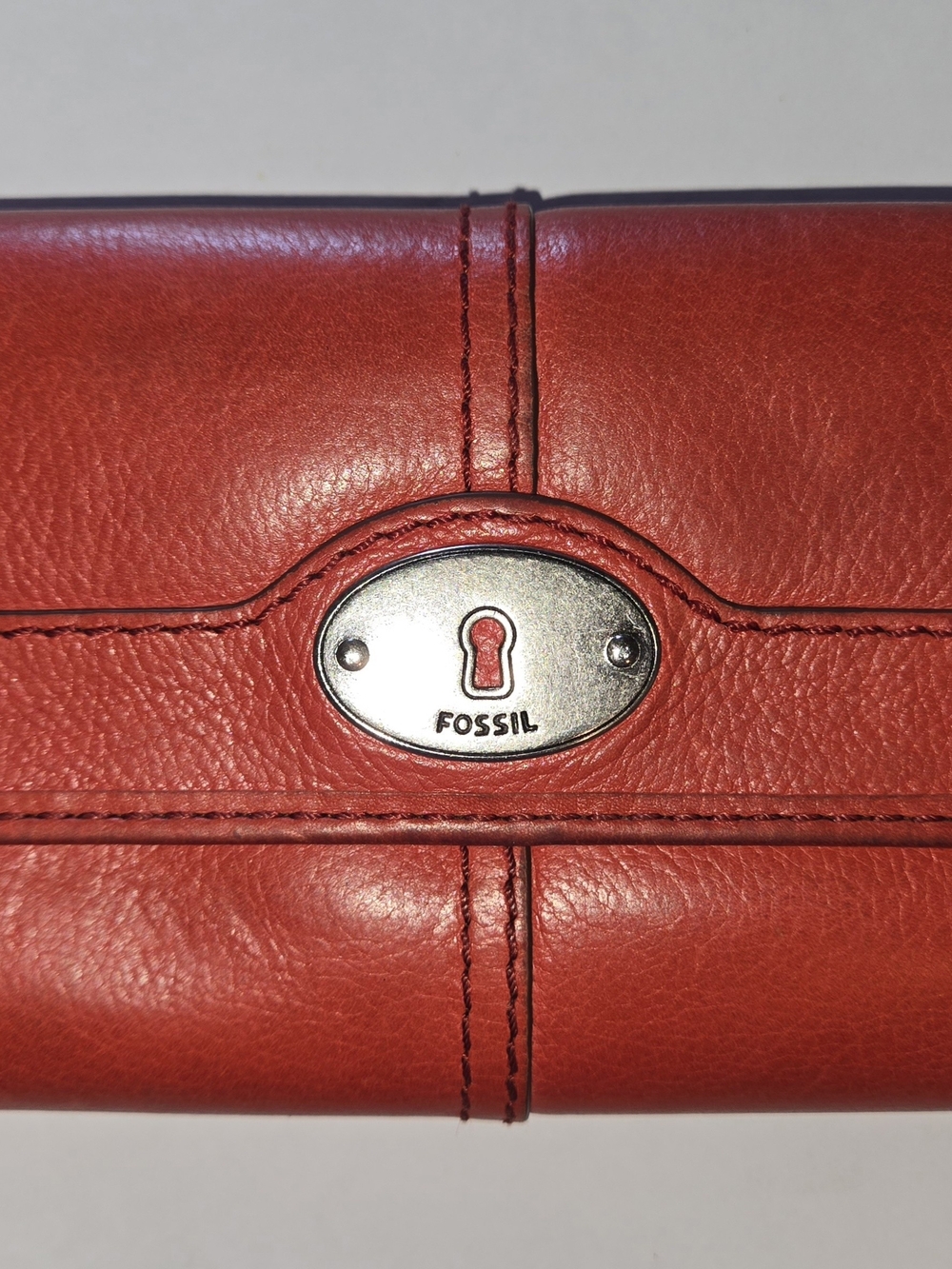 Fossil Red Leather Women's Wallet - Keyhole Plaque.
